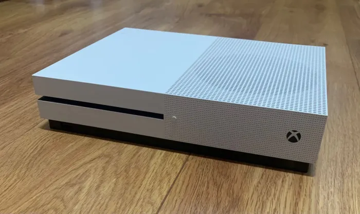Xbox One S - Branco - Em Estado de Novo (Excelente Conservação)