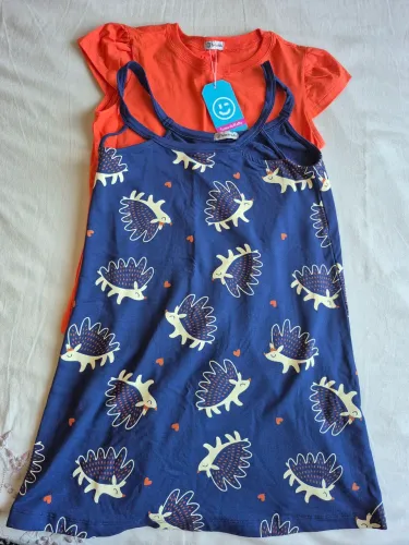 Vestido e blusa tamanho 14 anos. Novos.