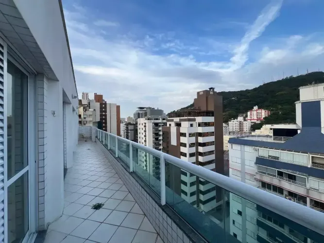 Imóvel para venda tem 146 metros quadrados com 3 quartos em Centro - Florianópolis - SC