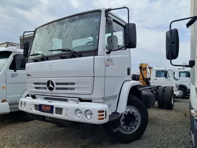 MB 1718 Top Braike Chassis 4X2 - (2011)