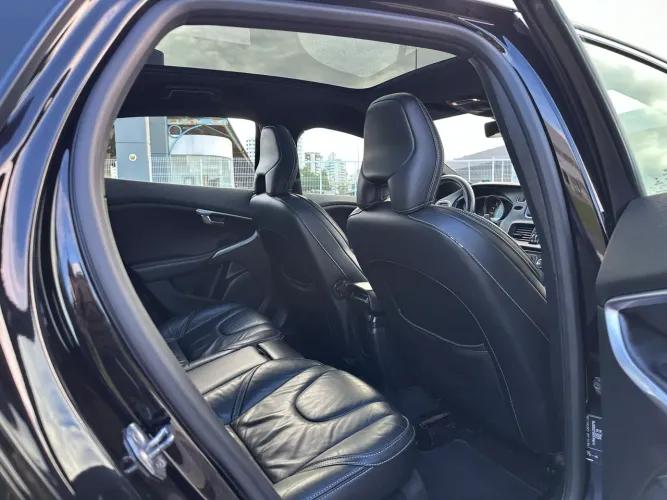Volvo V40 T-5 R-design 2.0 Aut. 2018