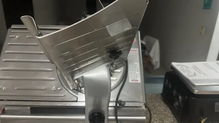 Fatiador de frios Bermar semi novo inox lâmina 300 mm