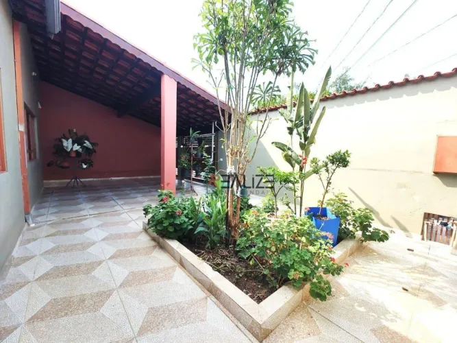 Casa com quintal e 3 dormitórios à venda, 132 m² por R$ 880.000 - Jardim Tropical - Indaia