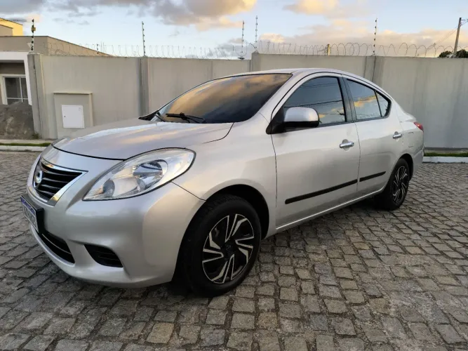 Nissan Versa SV 1.6 16V Flex Fuel 4P Mec. 2012