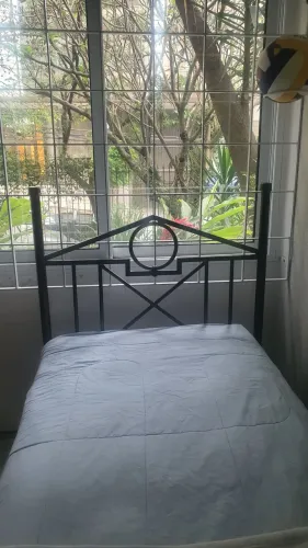 Cama de ferro exclusiva