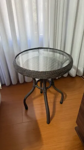 Mesa de Centro/Apoio Redonda em Fibra Sintética e Tampo de Vidro