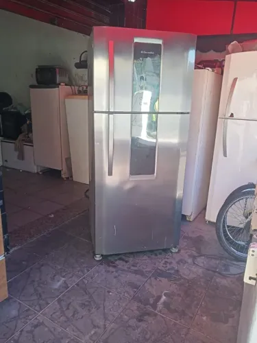 Geladeira inox eletrolux painel digital funcionando