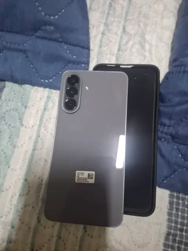 Sansung galaxz a57 samsung 128g lacrado na caixa sem uso película e afins sem detalhes