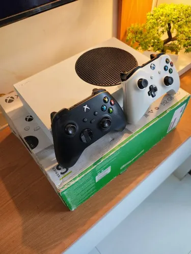 Xbox Séries S - Com Garantia - Vendo Troco
