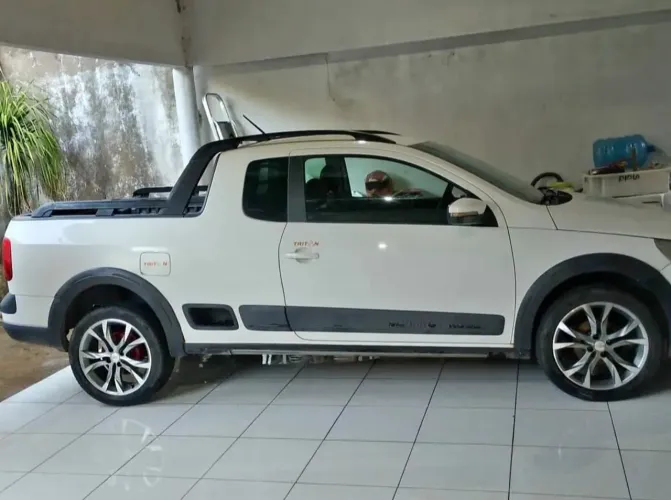 Volkswagen Saveiro 1.6 MI Total Flex 8V CE 2013