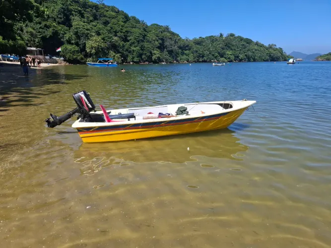 Barco de fibra 3.60m. Mercury 5hp.
