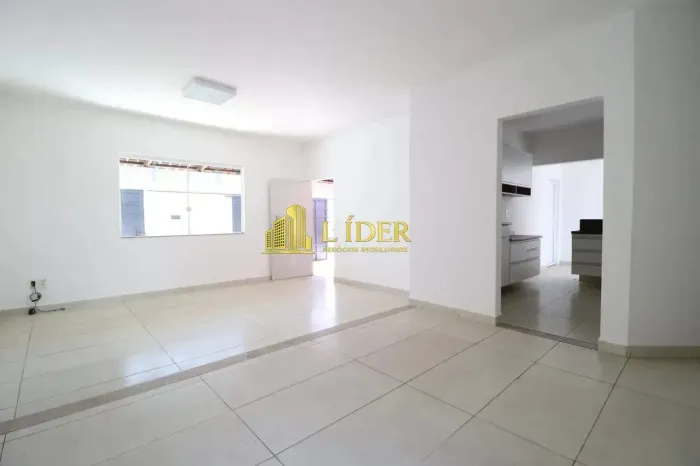 EXCELENTE CASA NO CIDADE JARDIM
