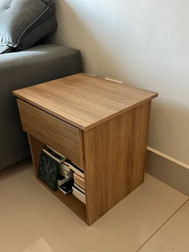 Mesa de Cabeceira Tok Stock