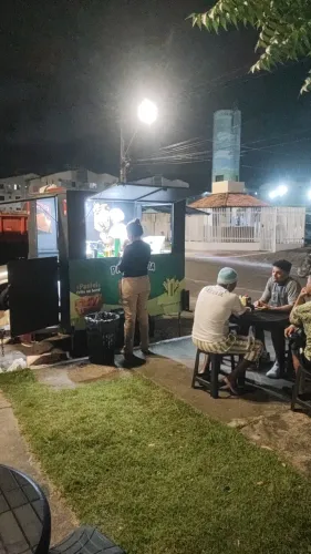 TRAILER DE PASTEL COM TUDO DENTRO 