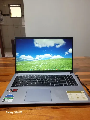 Notebook ASUS Vivobook Ryzen 5 / 20GB RAM / SSD 256GB / Na Caixa