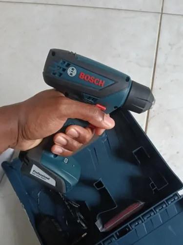  Furadeira e Parafusadeira Bosch