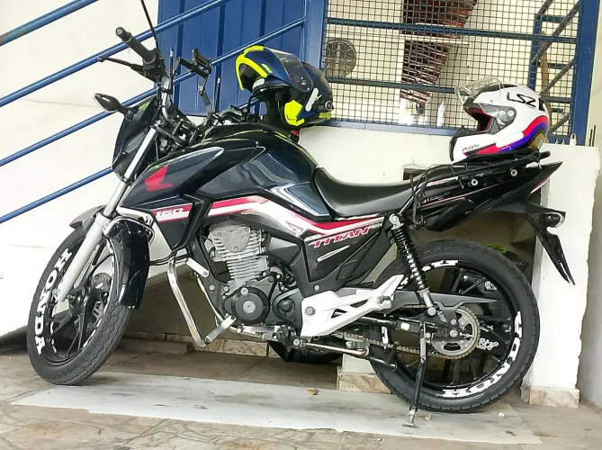 Titan 160 