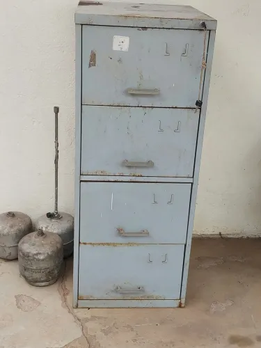 ? Armário de Aço / Gaveteiro