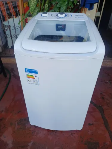 Máquina de lavar Electrolux 9Kg semi nova pouco uso
