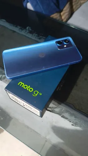 Motorola Moto G14 funcionando perfeitamente.