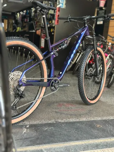 CALOI ELITE Carbon - Aro 29