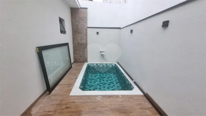 Casa à venda em Sorocaba em condomínio 3 dormitórios