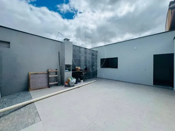 Venda: Casa de Meio Lote no Bairro Vila Mariana em Gov. Valadares/MG