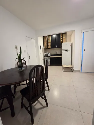 APARTAMENTO MOBILIADO DE 1 DORMITÓRIO - FRENTE PARA A PRAIA!