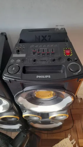 Som Philips NX 7