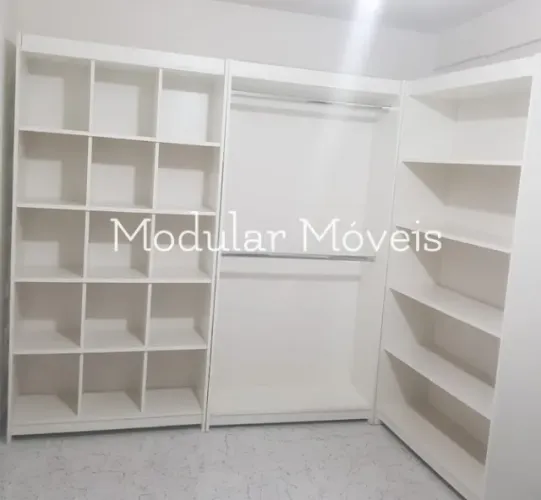 Kit Closet-Loja Colmeia + Cabideiro Duplo + Prateleiras