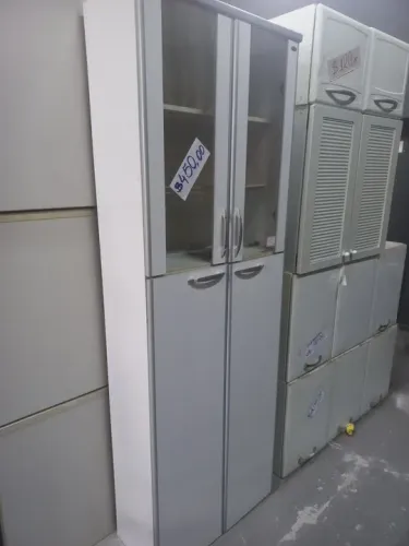 Armário de cozinha 4 portas.