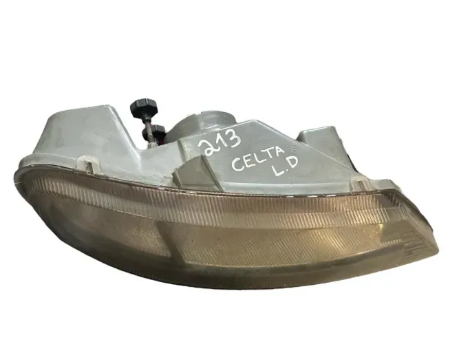 Farol Direito Chevrolet Celta 20012007 N213