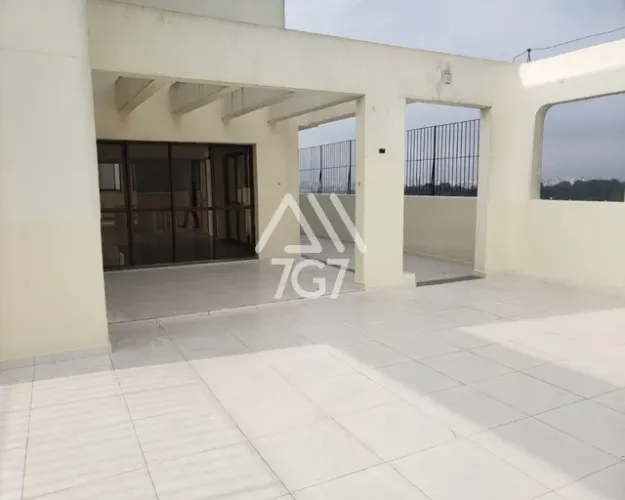 COBERTURA À VENDA EM SANTO AMARO