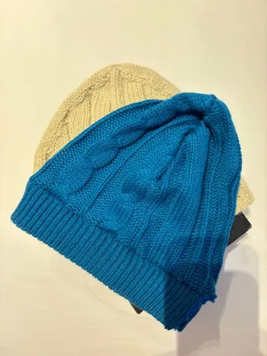 2 Gorros de lã - Azul e Bege