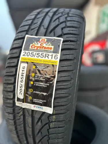 Pneu Crystone 205/55 R16 remolde 