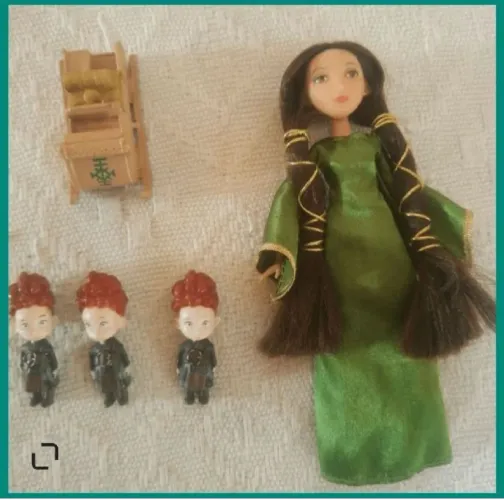 Bonecas rainha Elinor ( mãe da merida) e os irmãos