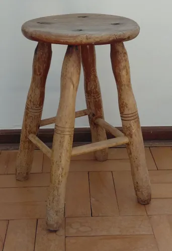 Banqueta Rústica de Madeira