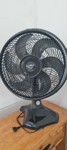 2 Ventilador de Mesa Britânia 150w Turbo BVT400 - Seminovos