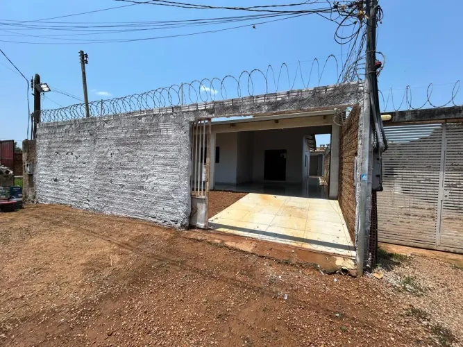 Casa com 3 quartos no bairro três Marias. Pego carro e faço contrato de gaveta 