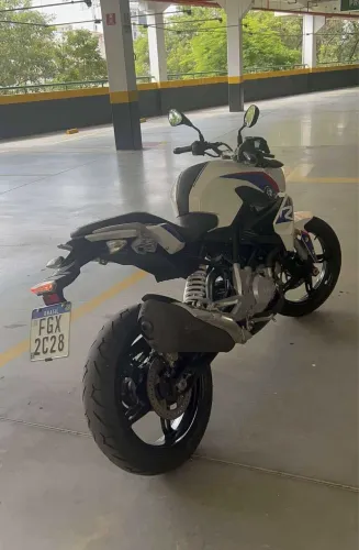 Vendo minha moto BMW g310r, moto está super nova