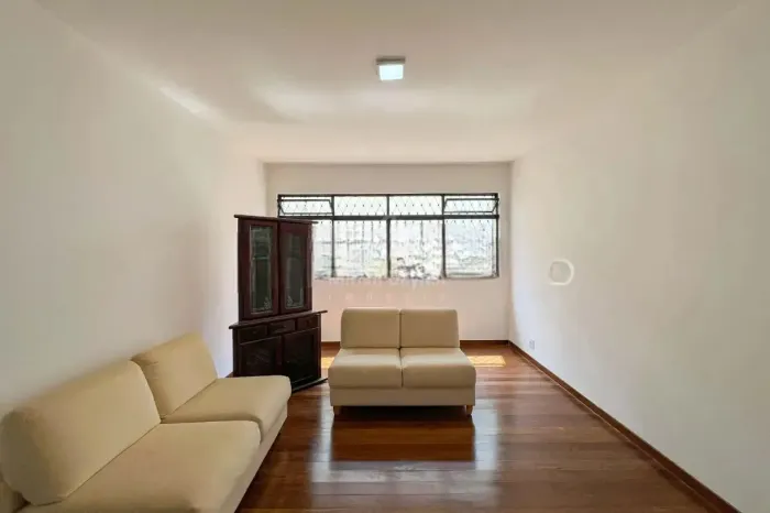 Apartamento com 4 quartos (1 suíte) no bairro Funcionários