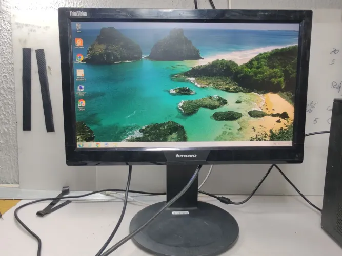 Monitor Lenovo ThinkVision 20 Pol base giratória