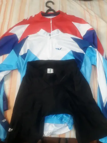 Camisa para ciclismo ULTRA e short com gel para ciclismo Tamanho M.