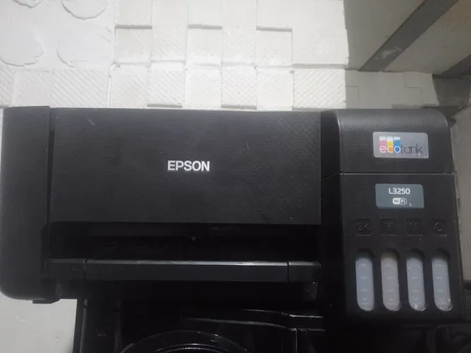 Empresoura Epson ecotank. L3250 liga normal presissa de manutenção