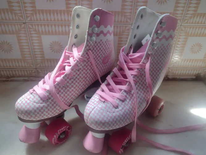 Patins Retro feminino Semi novo