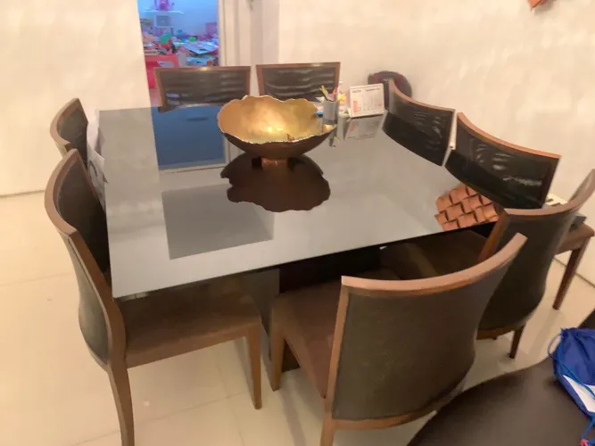 Mesa de Jantar Elegante com 8 Cadeiras