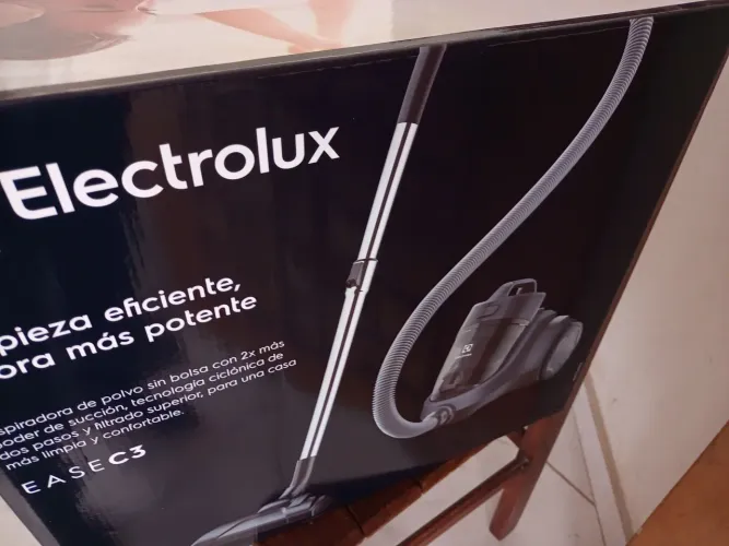 Vendo aspirador pó Eletrolux.