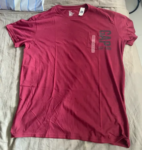 Camiseta Gap Vermelha - Tamanho GG