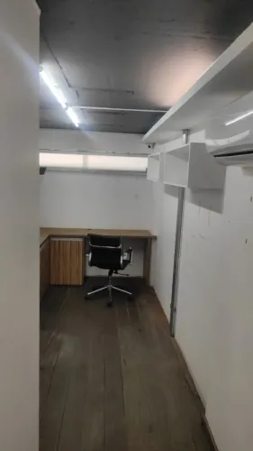 Sala /escritório mobiliado na orla da Lagoa Paulino.