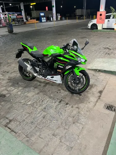 Vendo uma ninja 400 